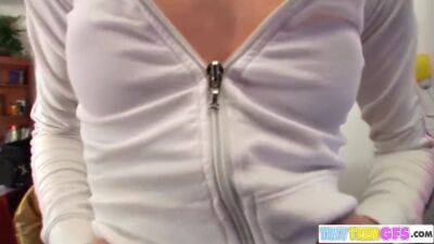 Brooke Skye - Fingering Pussy Closeup - upornia.com