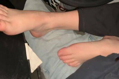 Footjob Tease Over Jeans - hclips.com