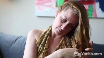 Yanks Nichole’s Closed Leg Orgasm - veryfreeporn.com