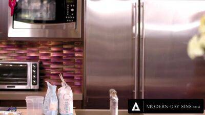 Cliff Jensen - Curvy Housewife Is Spitroasted By Sons Bisexual - upornia.com