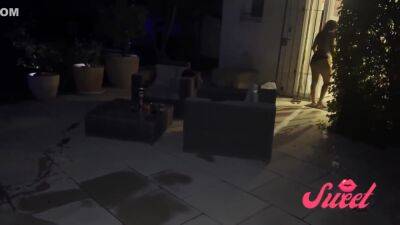 Jasmine Prend Un Bain De Minuit A Piscine - Jasmine Sweetarabic - hclips.com