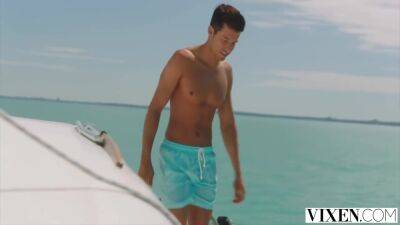 She Couldnt Resist Naughty Vacation With Stranger 12 Min - upornia.com