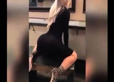 Hot amateur blonde babe in heels fucked in doggystyle - drtuber.com