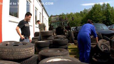 Doggystyle Workers From The Junkyard #3 - upornia.com