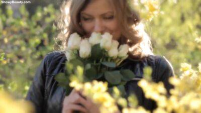 Patritcy - Shopping Girl - upornia.com