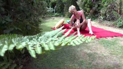 Backyard Sunbathing With Busty Mature Housewife Ms. Molly With Aunt Judys - upornia.com