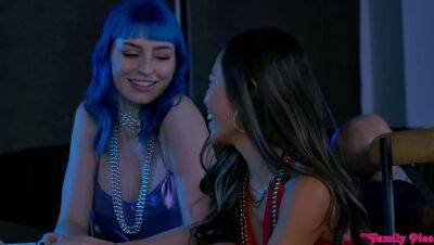 Jewelz Blu, Vina Sky - A Quickie With My Cousins - porntry.com