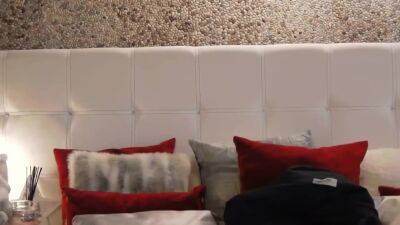 Brunette Simmers With Lusts Taste Of Romance - hclips.com