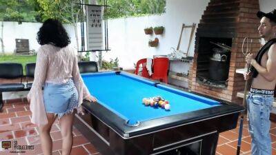 Follo Duro En Una Mesa De Billar Y Recibo Un Gran Semen En Mi Cono De Mi Empleado - Porno En Espanol - hclips.com