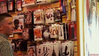 Officer Sanders - Local Security Guard Sucked Off A Cus - hclips.com