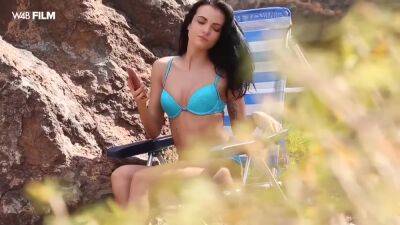 Sapphira - Mountain Wildlife - upornia.com