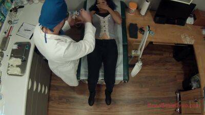 In An In-depth Vaginal Exploration With Phoenix Rose - upornia.com