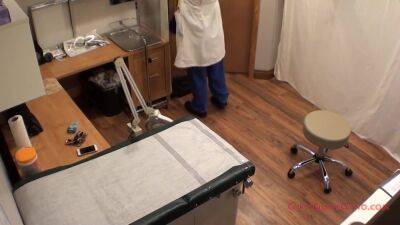 In An In-depth Vaginal Exploration With Phoenix Rose - upornia.com