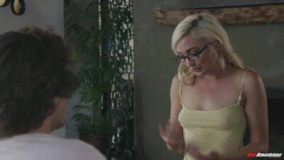 Eliza Jane - Eliza Jane In Eliza Has The Perfect Tight Hangover Cure - upornia.com