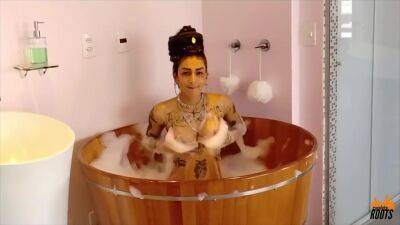 Exibicao No Ofuro Durante Ensaio Fotografico - upornia.com - Brazil