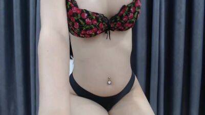 Amateur Striptease And Solo Masturbation - hclips.com