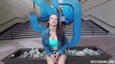 Lexi Luna - Luna - Bombshell Milf - Lexi Luna - upornia.com