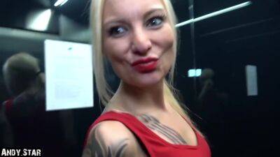 Deutsche Blondine In Hamburger Parkhaus Und Toilette Gefickt - hclips.com