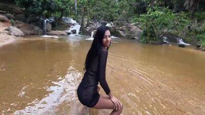 Mais Uma Vez Dancando A Carona Do Ted Na Cachoeira De Maragogi 5 Min - hclips.com