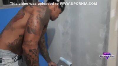 Deu Em Cima Do Pintor E Saiu Com A Bunda Pintada De Branco 10 Min With Jhonny Gab - upornia.com