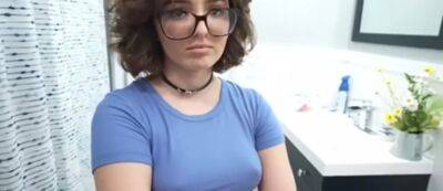 Nerdy Teen Stepsister With Stepbro - upornia.com