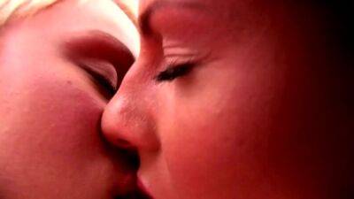 Pumpkin In The Cunt From The Young Housewife - upornia.com - Germany