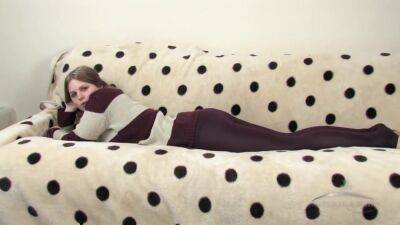 Hairy Zoe Interview - upornia.com