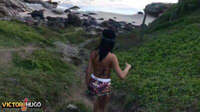 Having Sex Girlfriend On The Deserted Beach - hclips.com