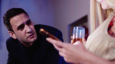 Anna Shapiro In The Honeytrap - upornia.com