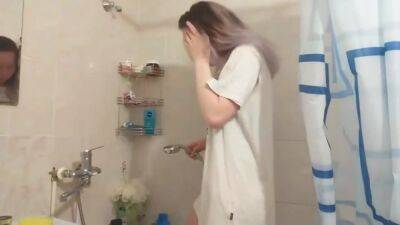 Teasing In The Bathroom On Periscope - hclips.com