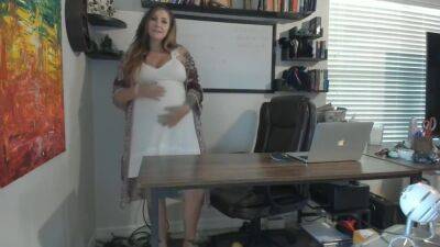 Kelly - Kelly Payne - Exploring Pregnant Teachers Pussy - upornia.com