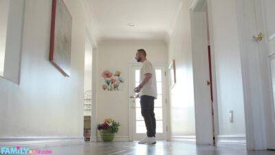 Carlita Ray - Big Ass Spicy Stepmom Carlita Keeps It Open - hclips.com