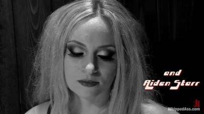 Sin City Lesbians - upornia.com