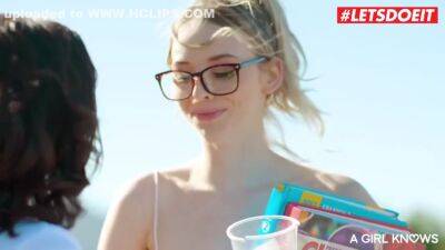 Lily - A Giurl Knows: Sorority Girls Have A Lesbian Threesome On Pornhd With Lily, Kylie - hclips.com