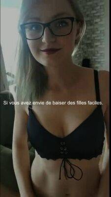 En lingerie sexy une amatrice taquine et se fait filmer - drtuber.com