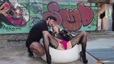 Street Madness With Mey Madness - hclips.com