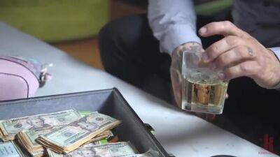 The Liar - upornia.com