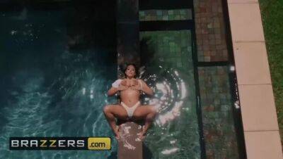 Madison Ivy - Angela White - Hot And Mean - (Angela White, Madison Ivy) - Sunbathing Babes - Brazzers - veryfreeporn.com