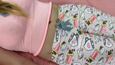 I fucked my sweet stepniece when she woke up - porntry.com