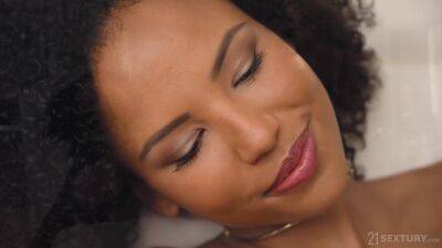 Curling Toes While Railing Ass - upornia.com