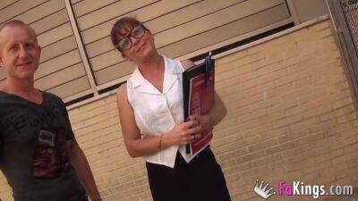 Dona Carmen (2) - upornia.com