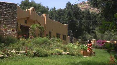 The Gangsters Wife - upornia.com