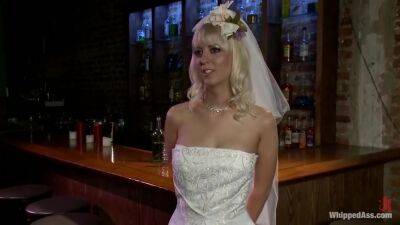 A Very Cherry Wedding - upornia.com