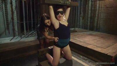 Lesbian Sex Dungeon - upornia.com