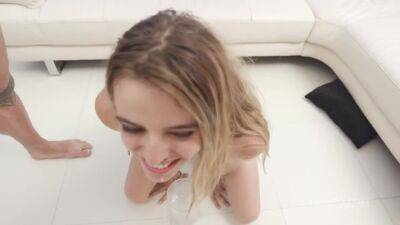 Blonde Fantasy Blowjob Babe - upornia.com