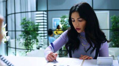 Jane joins in from a closed door fucking - drtvid.com