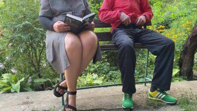 Hot Haughty Neighbor Milking Me Outdoors - hclips.com