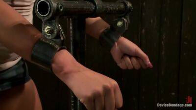 Amateur Girl Seeks Hard Bondage - upornia.com