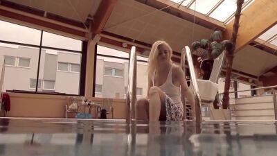 Submerged Beauties Make You Hard Underwater - upornia.com