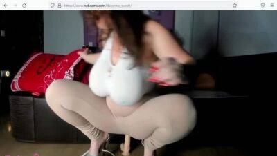 horny slut squirts her leggings full of juice - xxxfiles.com